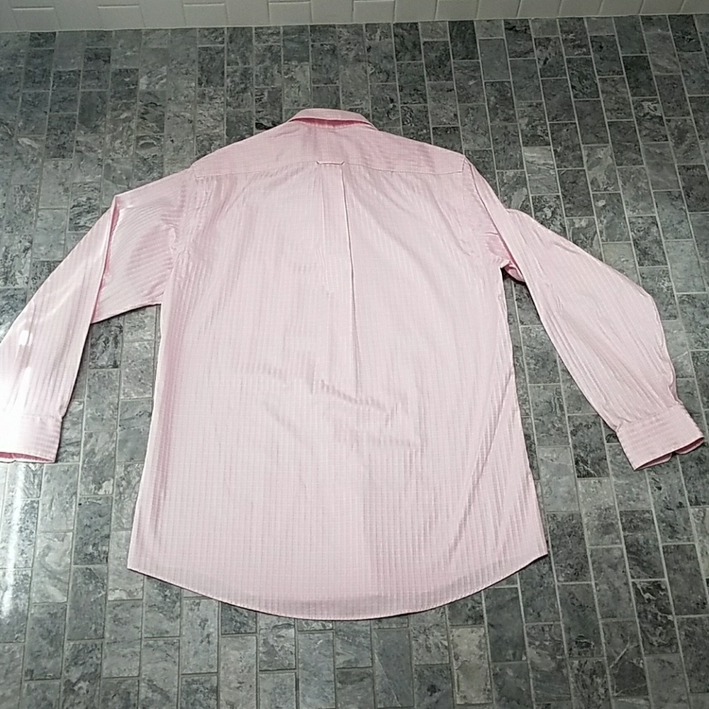 Men's pink button-down. - Picture 4 of 4